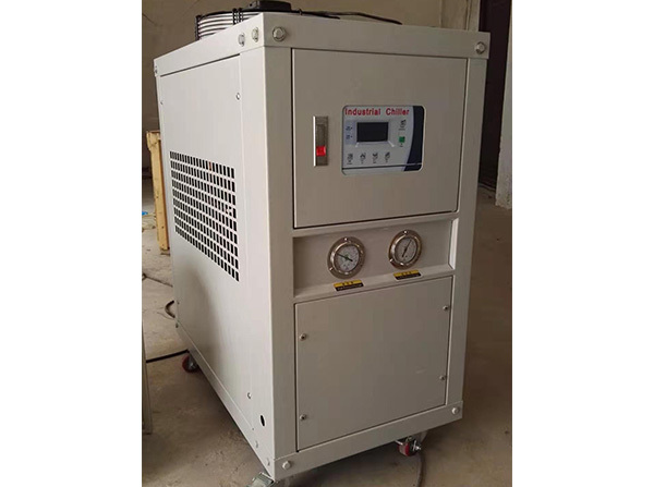 為(wèi)什(shén)麽工(gōng)業(yè)冷(lěng)水(shuǐ)機(jī)需要(yào)防凍？